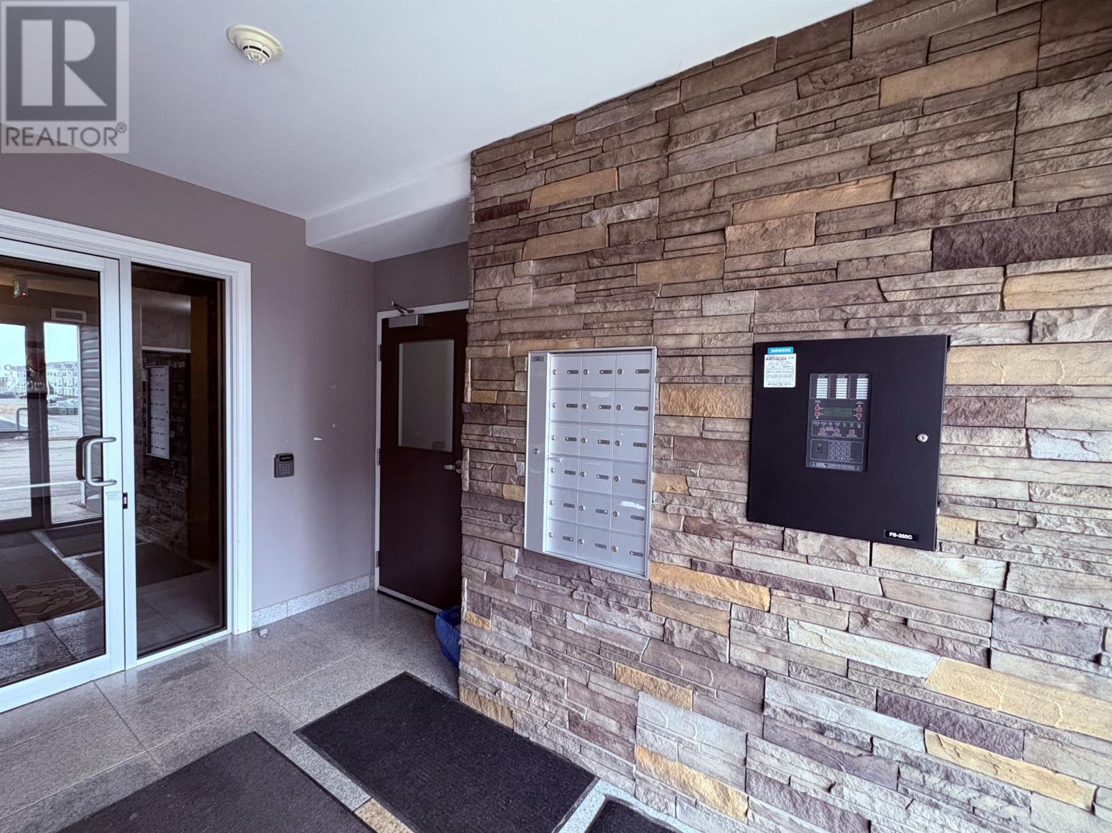 150 Heron Dr.|102-61 Glen Stewart Dr.