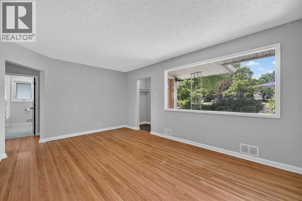 136 Hendon Drive NW