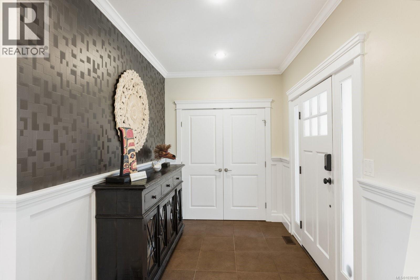 2532 Twin View Pl