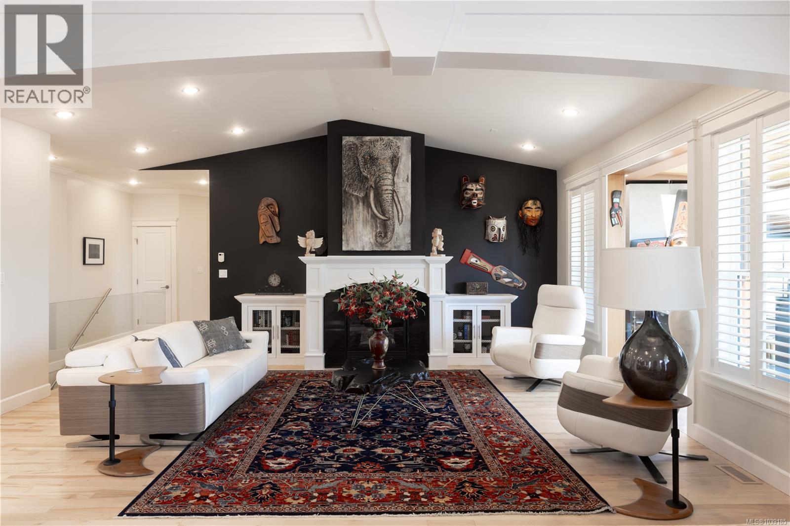 2532 Twin View Pl