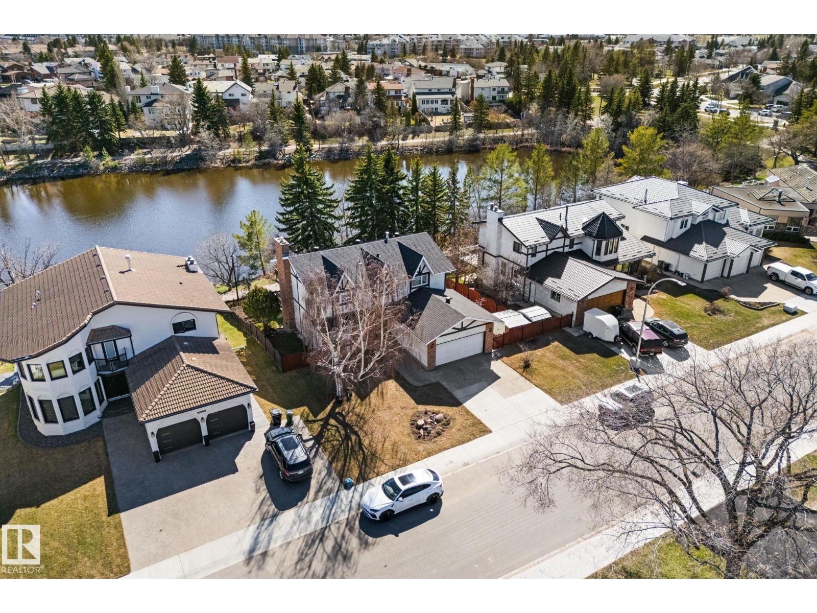 10673 161 AV NW