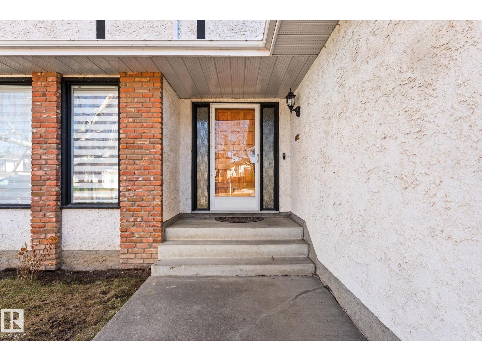10673 161 AV NW