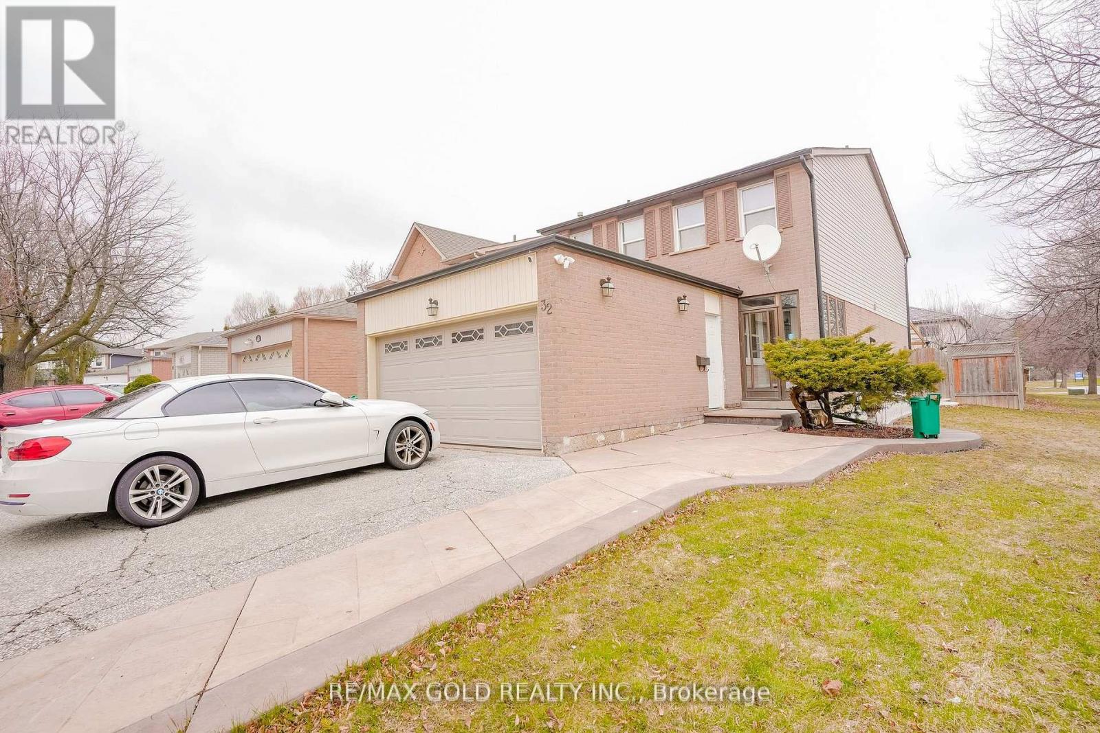 32 MYRTLE COURT