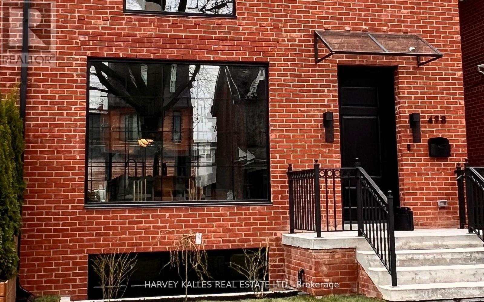 498 ROXTON ROAD