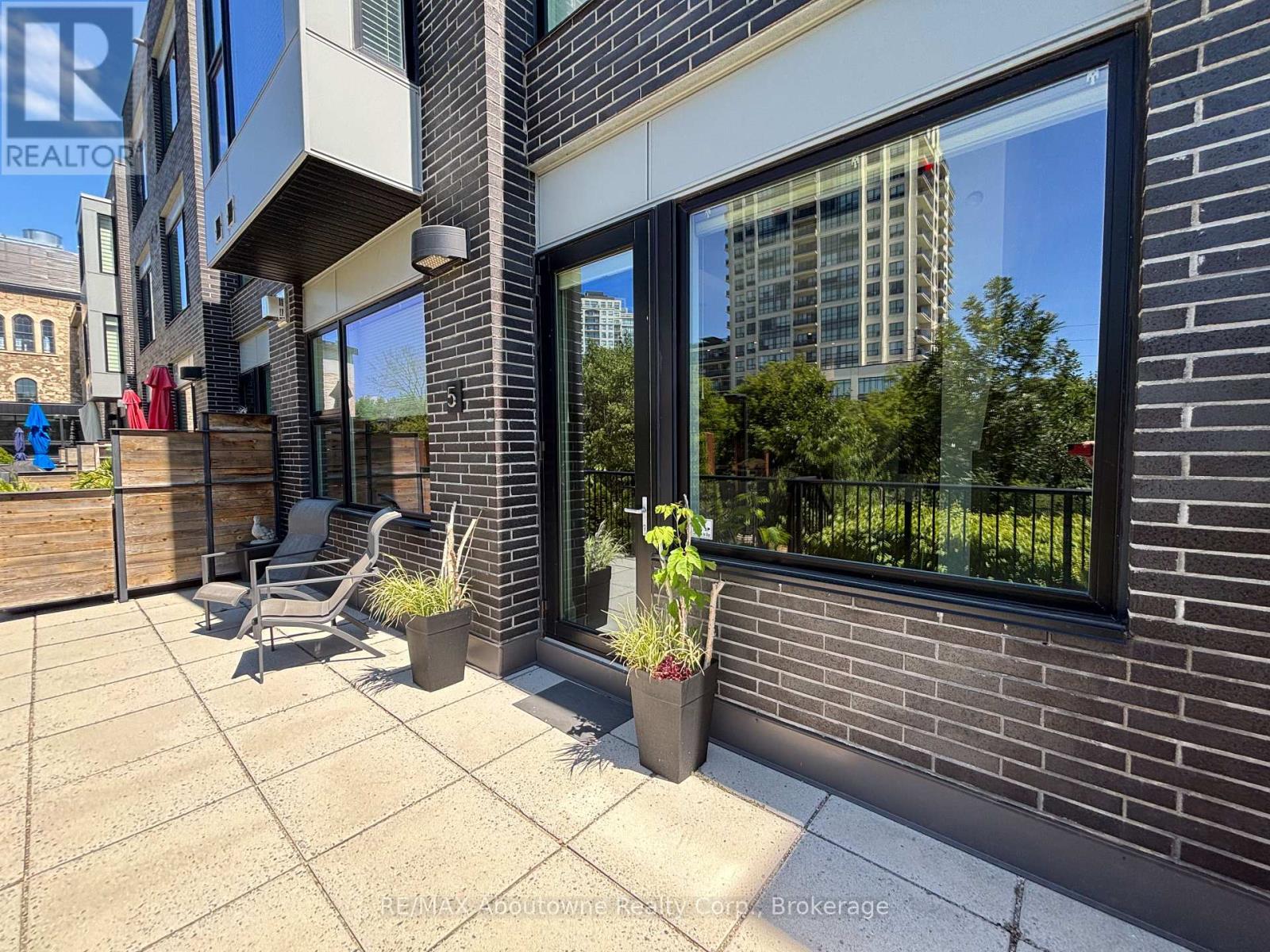 RL5 - 53 ARTHUR STREET S