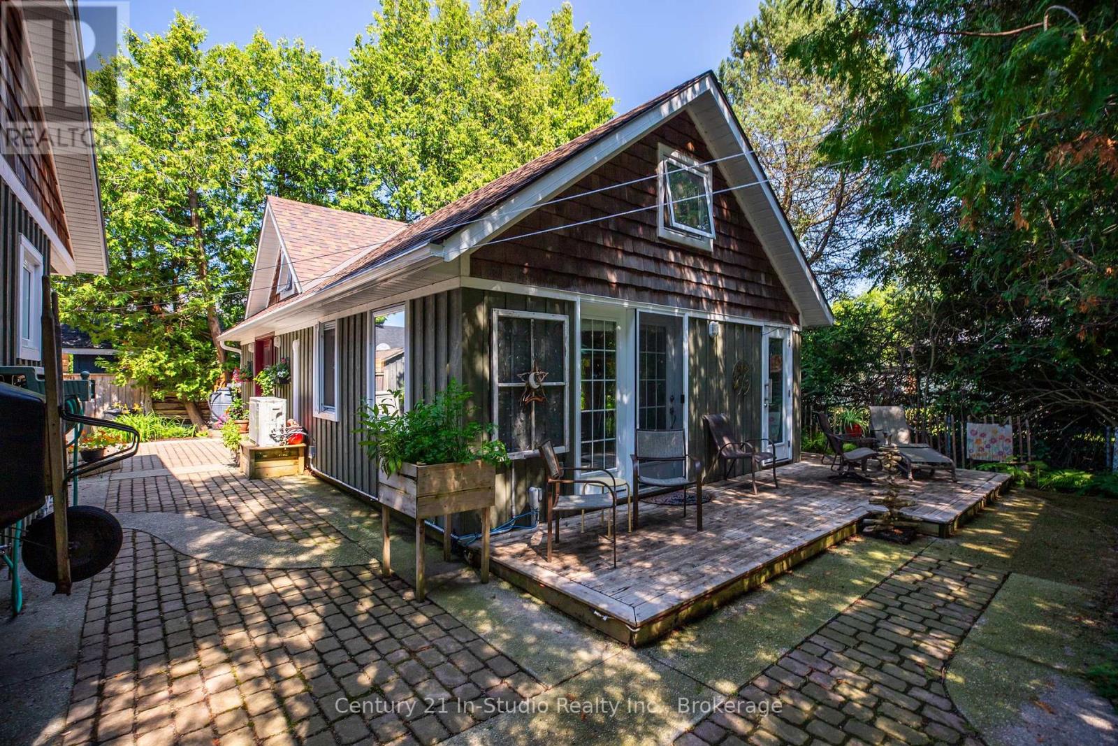 220 BELCHER LANE