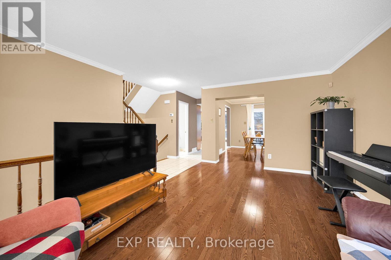 4 HUNTERSFIELD DRIVE