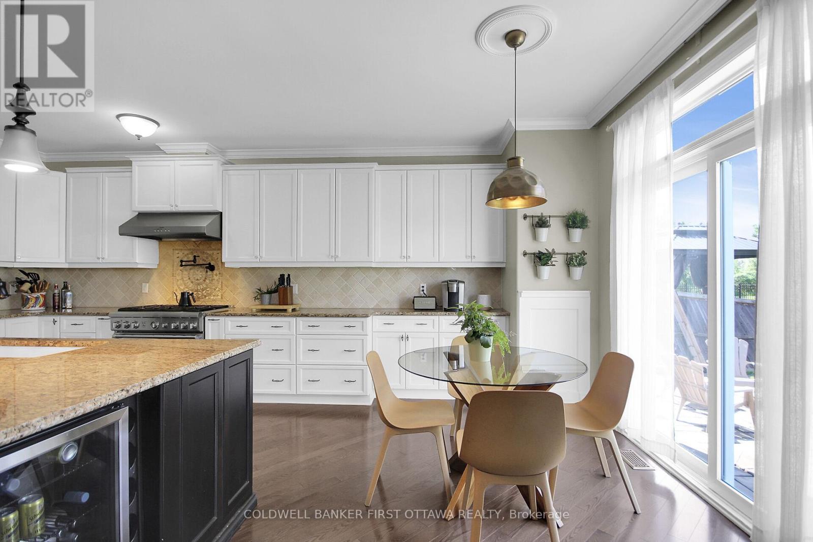 104 GRACEWOOD CRESCENT