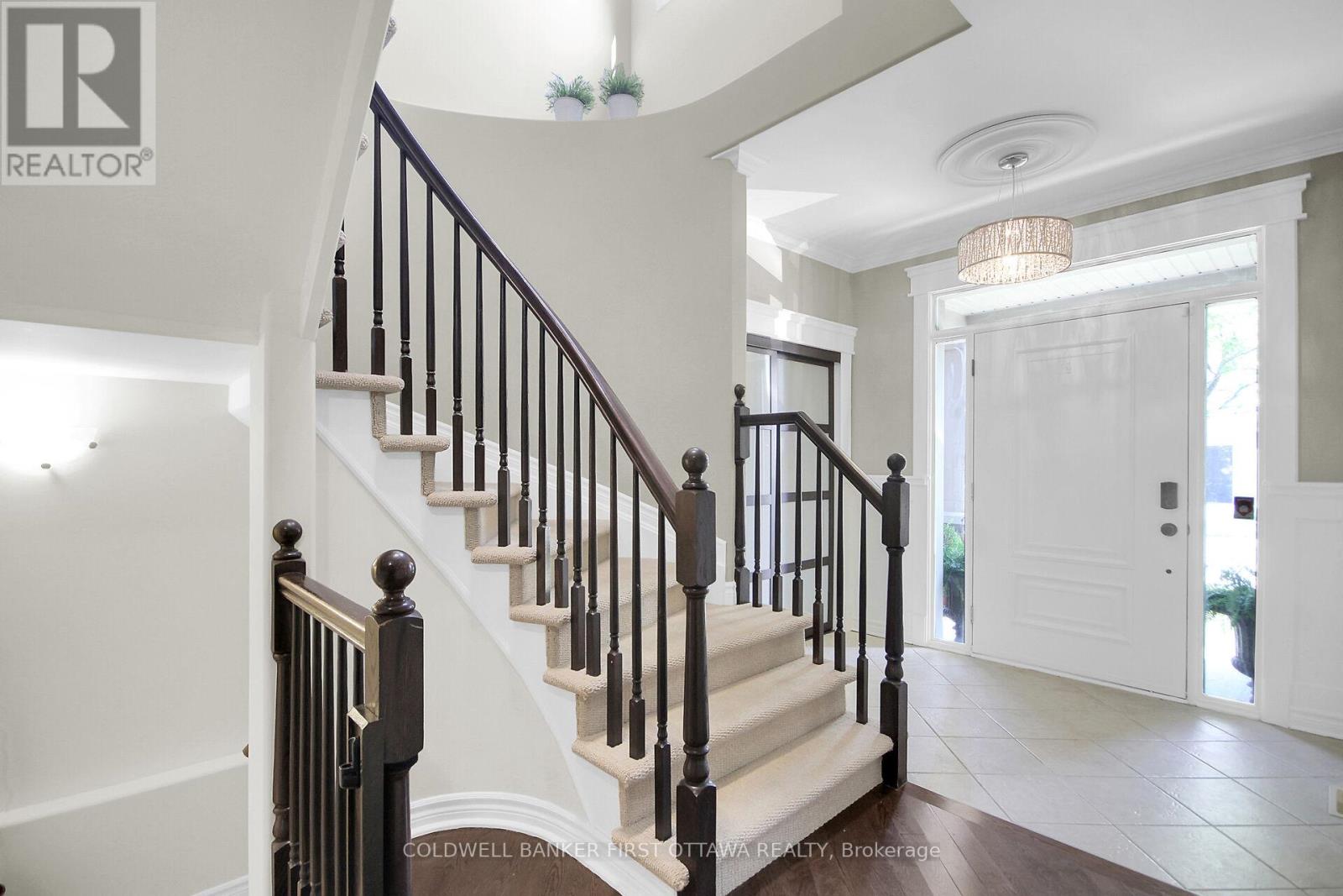 104 GRACEWOOD CRESCENT