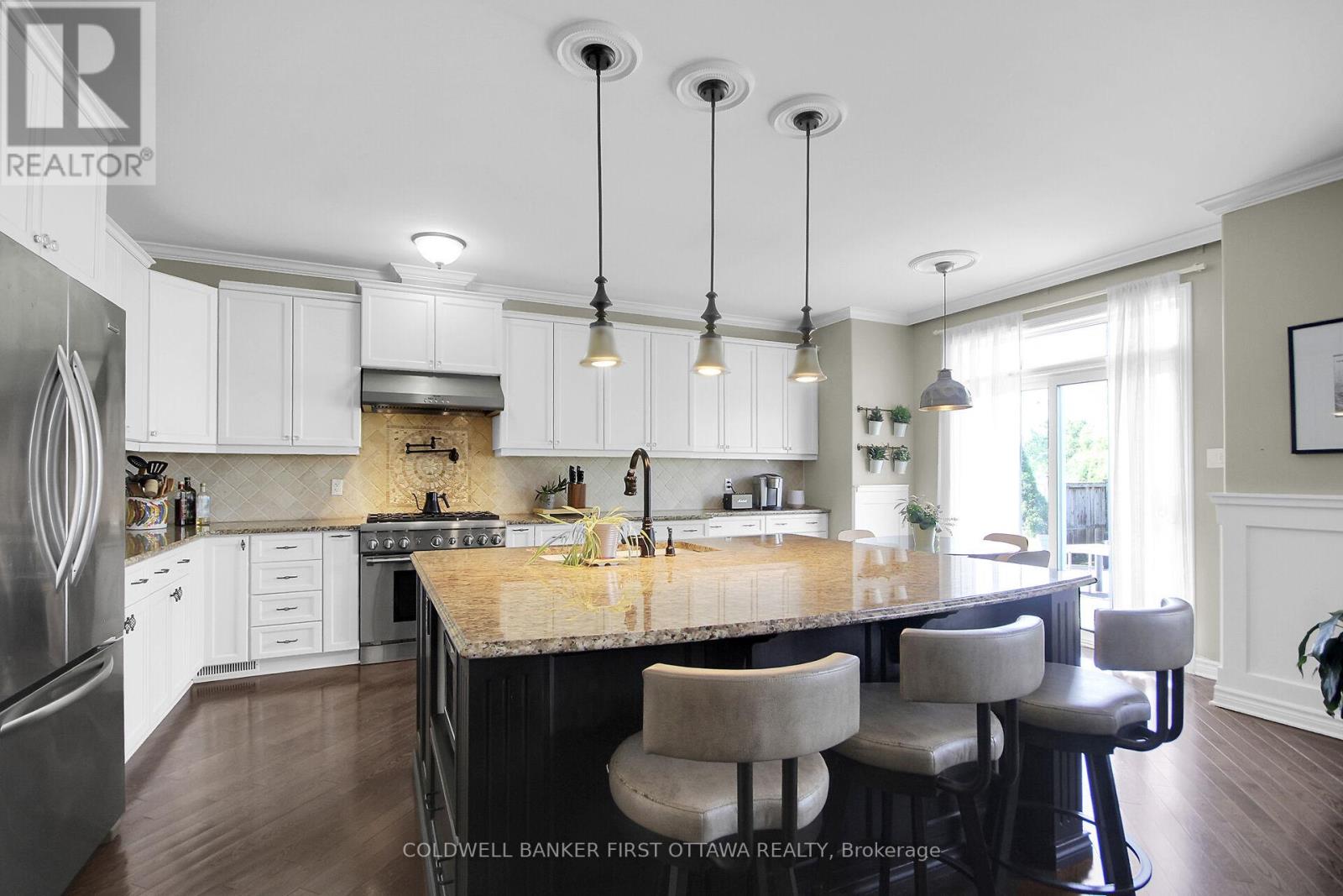 104 GRACEWOOD CRESCENT