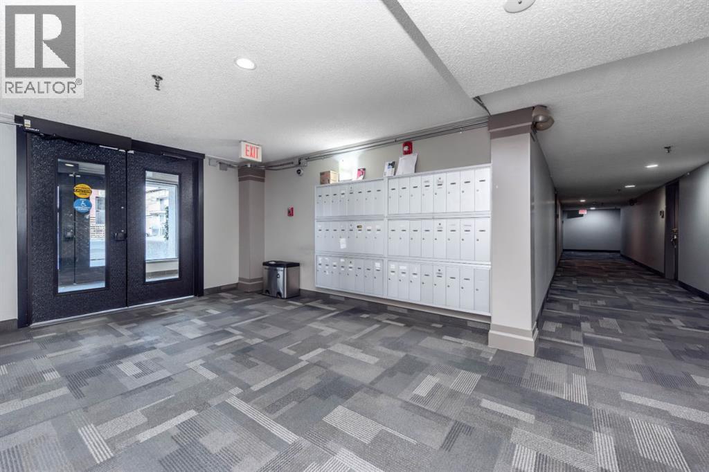 307, 647 1 Avenue NE