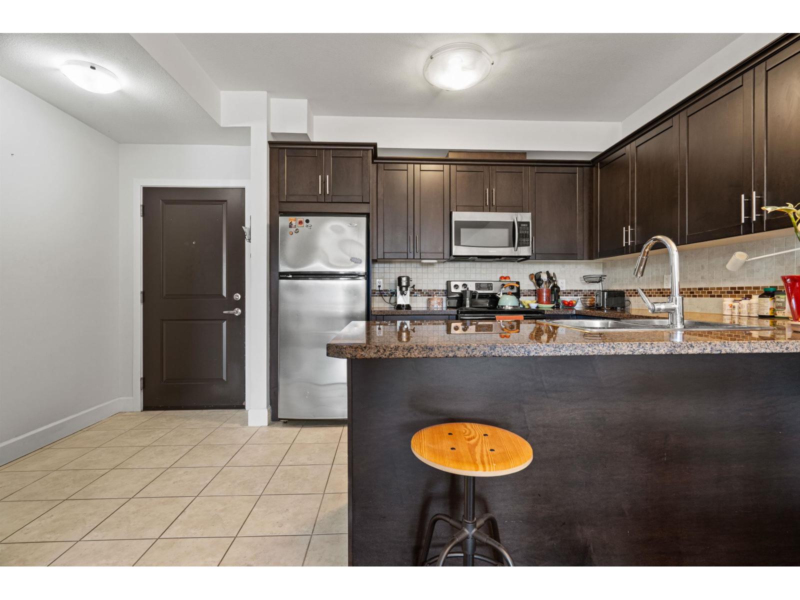 216 46262 FIRST AVENUE|Chilliwack Proper East