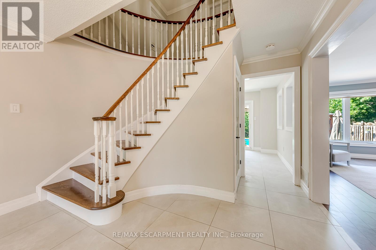 1633 GREENBRIAR DRIVE