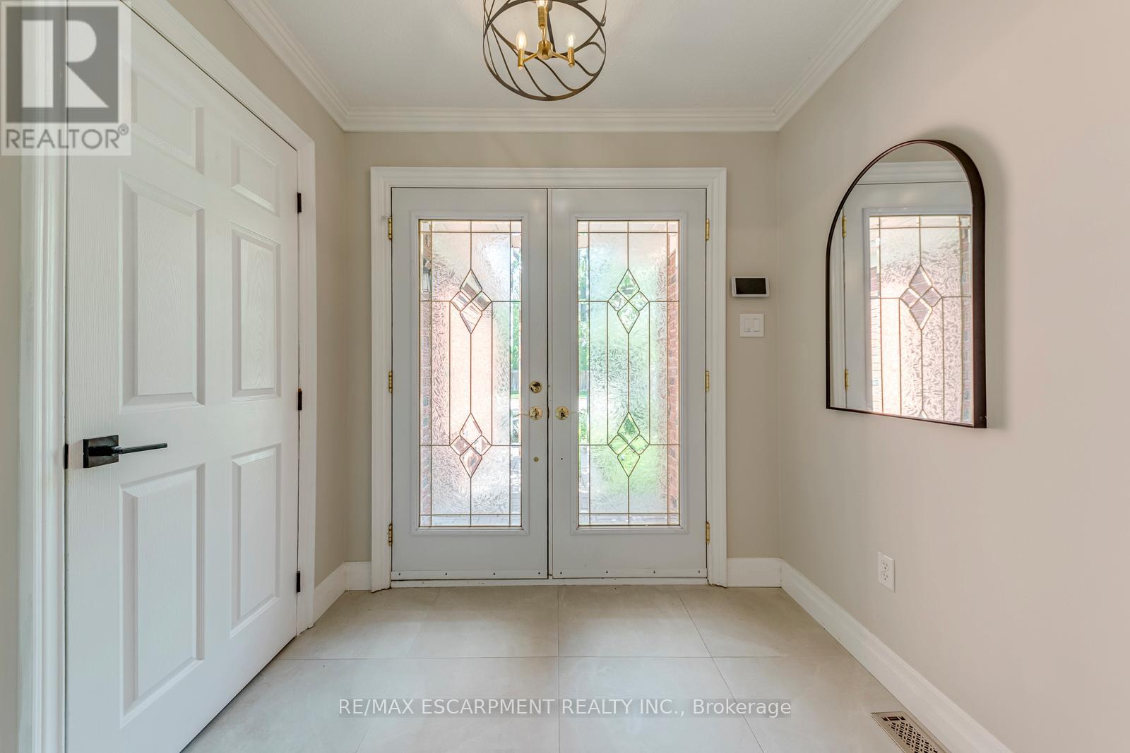 1633 GREENBRIAR DRIVE