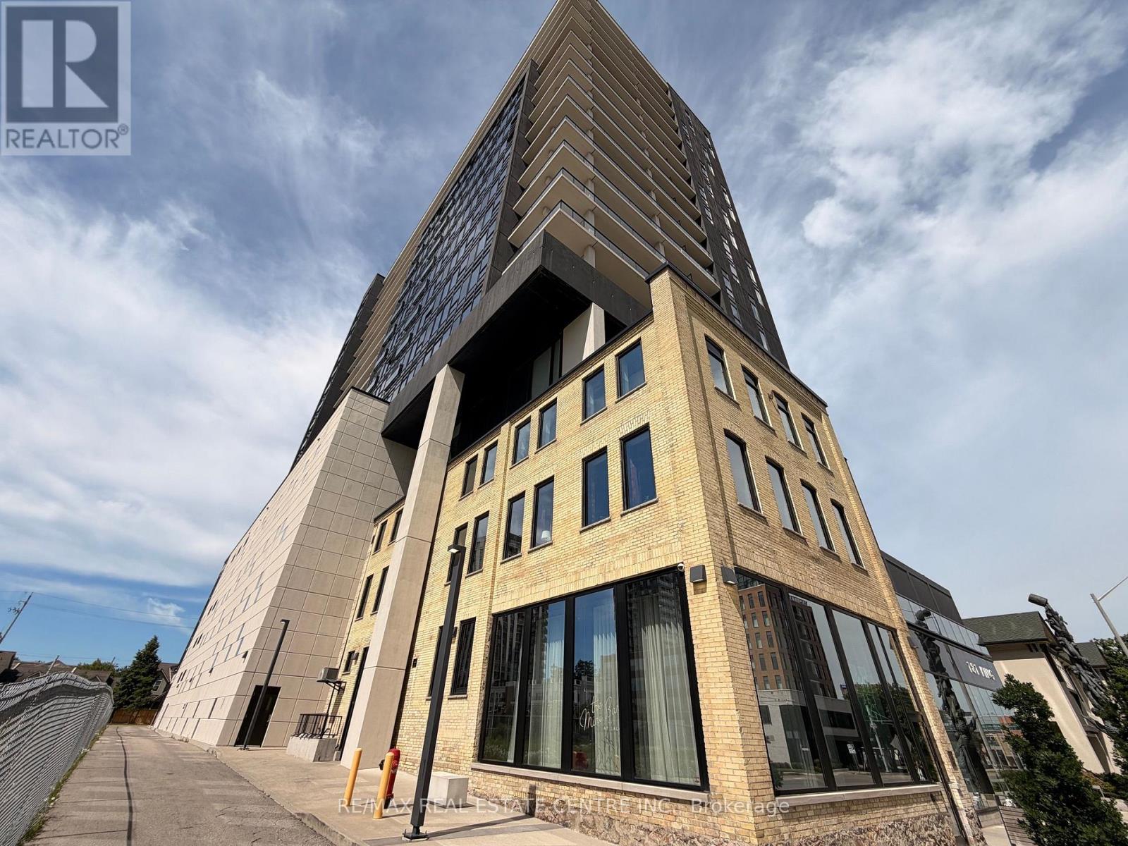 1002 - 181 KING STREET S