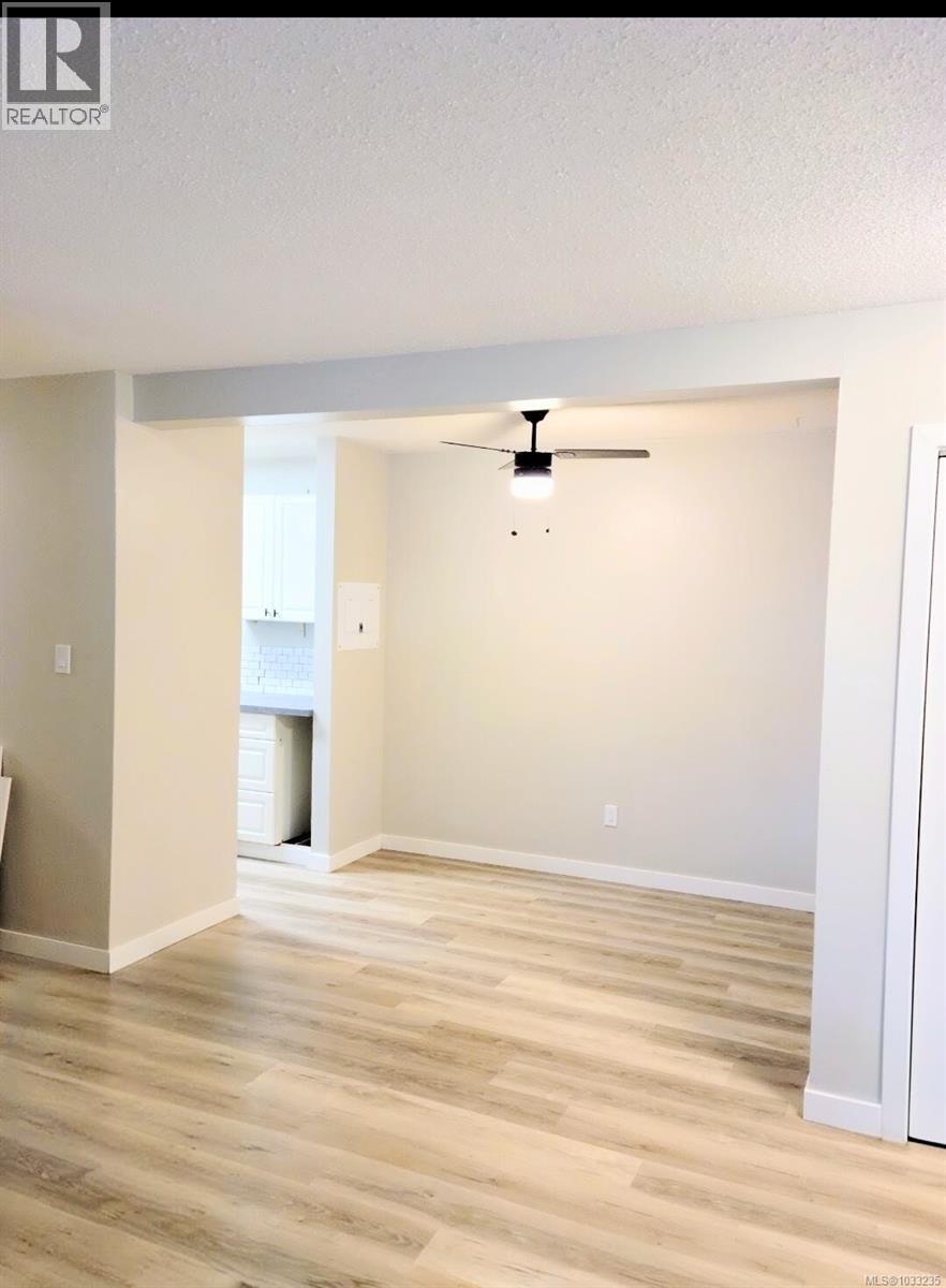 4 3271 Cowichan Lake Rd