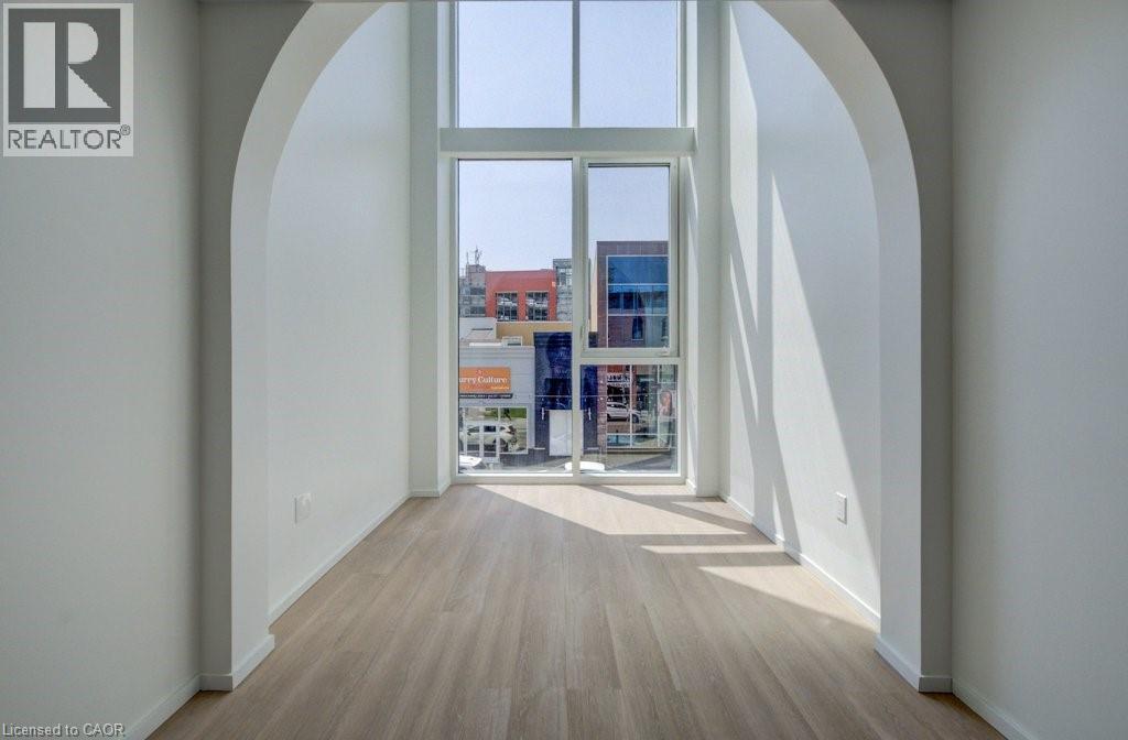 26 KING Street E