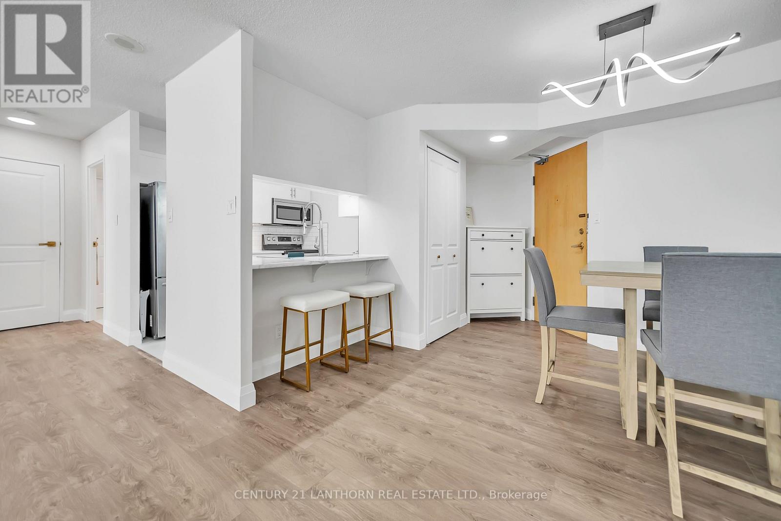 205 - 350 FRONT STREET