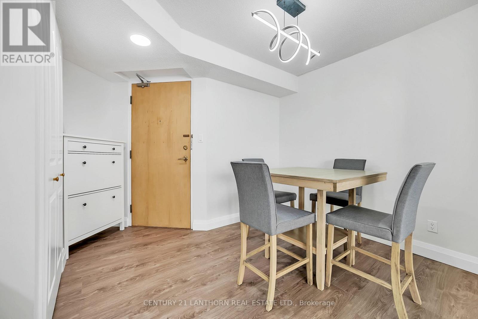 205 - 350 FRONT STREET