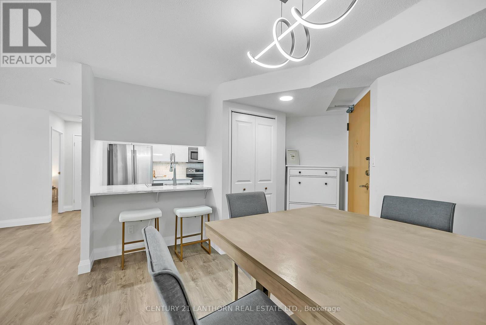 205 - 350 FRONT STREET