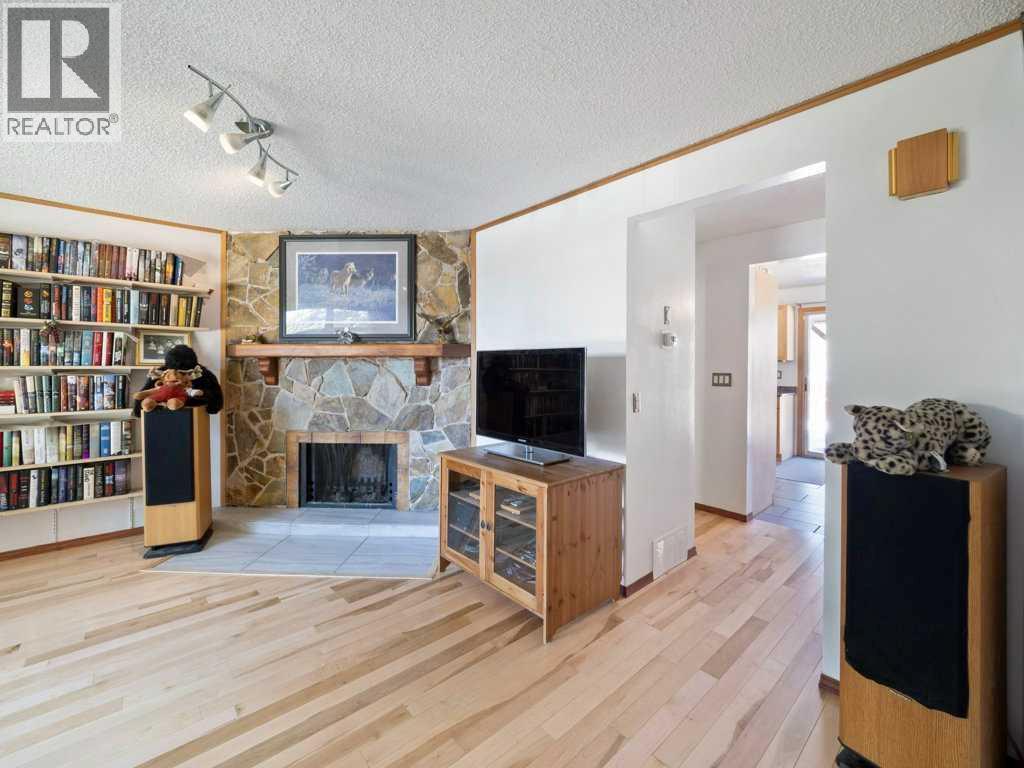 143 Erin Mount Place SE