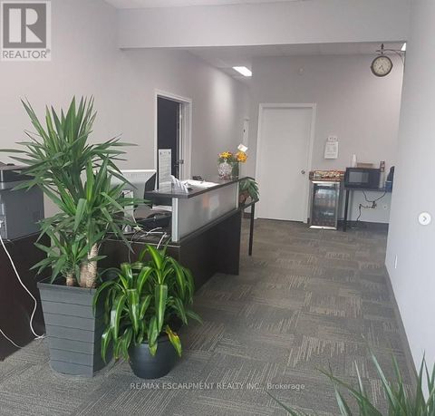205 NEBO ROAD Hamilton (Hannon) ON L8W2E1