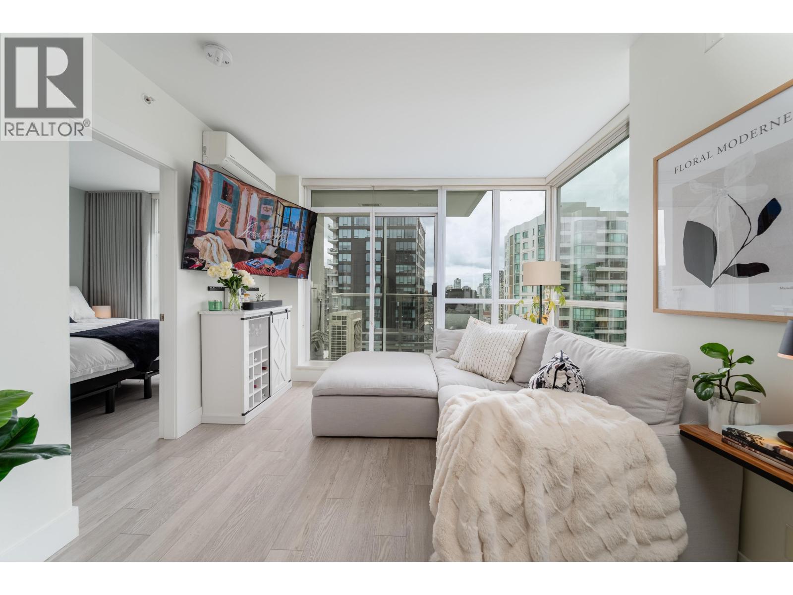 1908 821 CAMBIE STREET