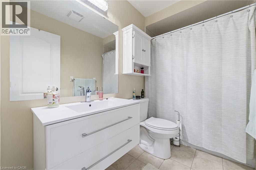 24 KENYON Crescent Unit# 6