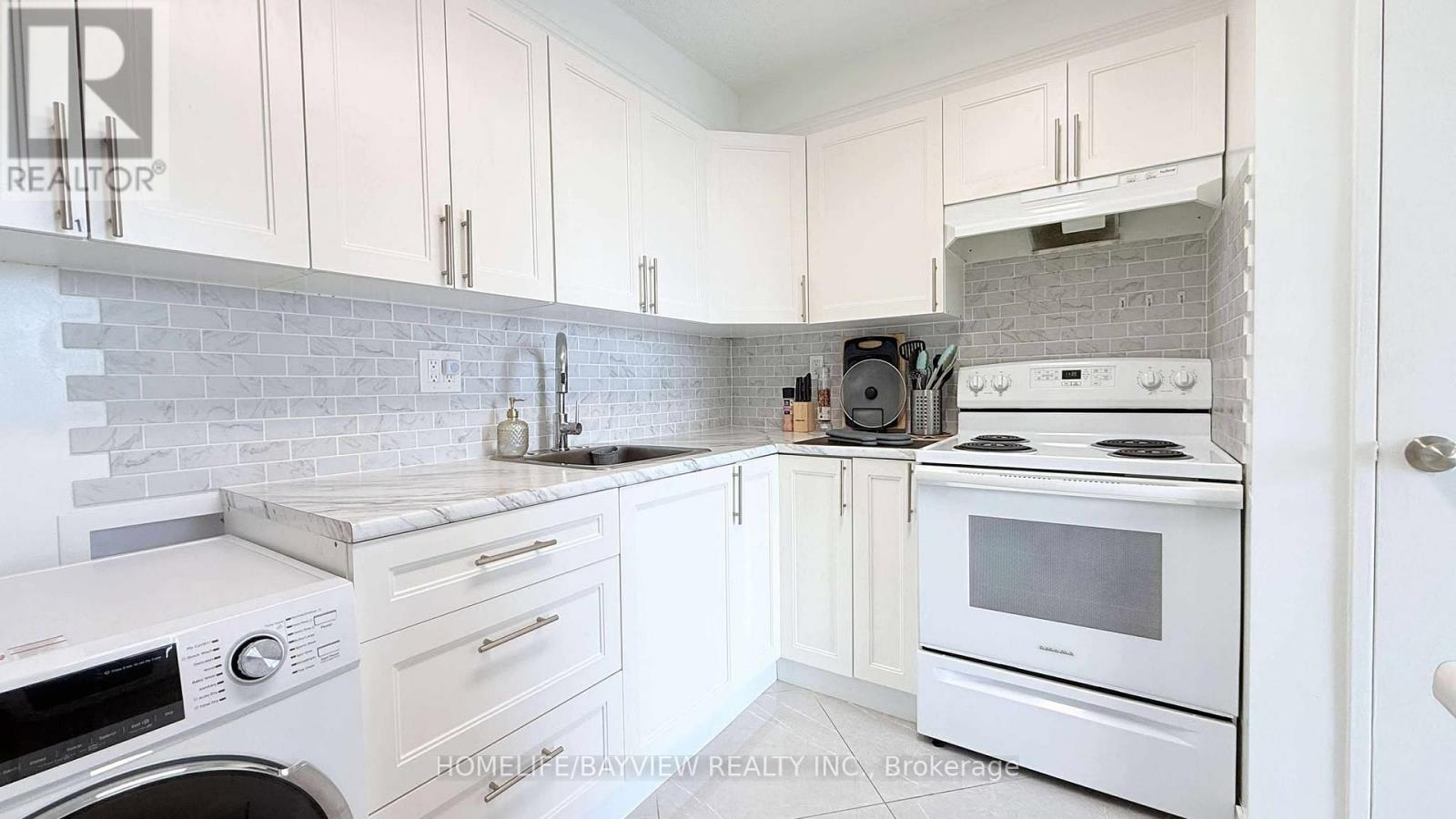 909 - 4645 JANE STREET