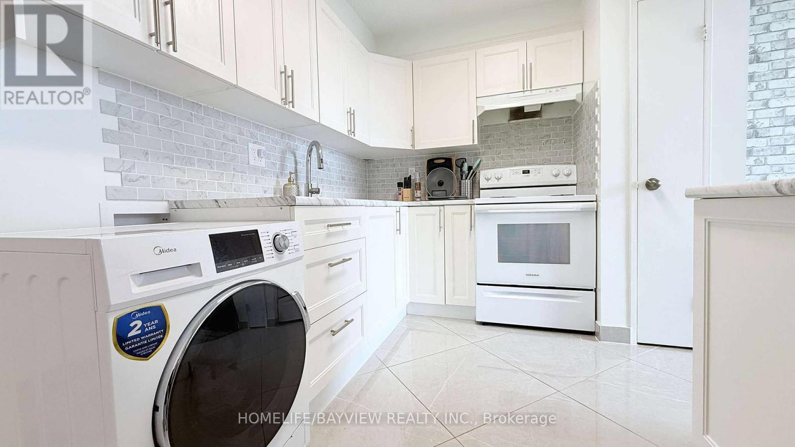 909 - 4645 JANE STREET