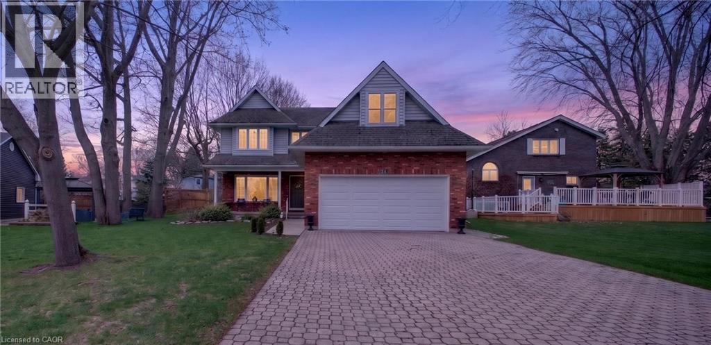 24 LAKESIDE Place E