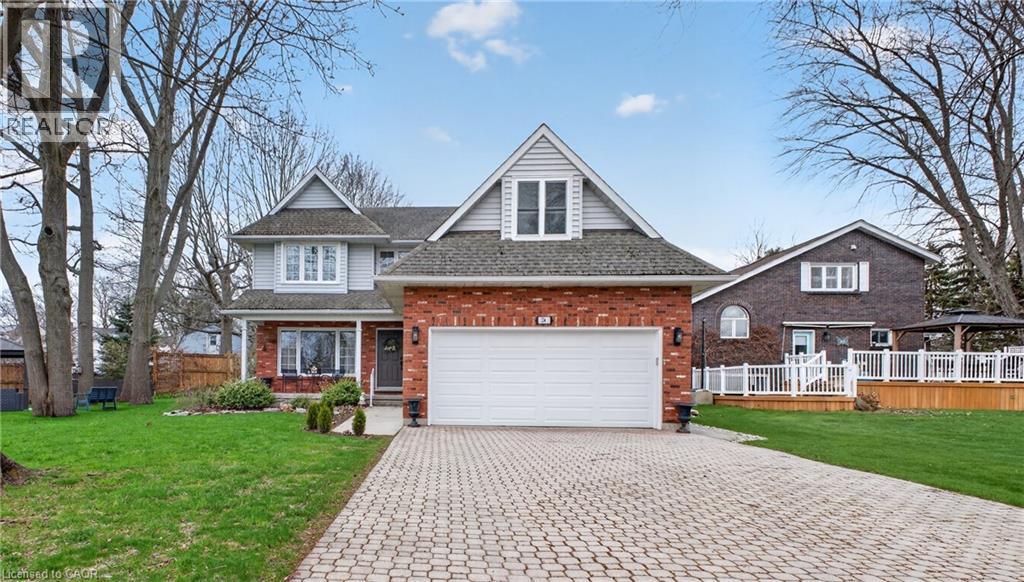 24 LAKESIDE Place E