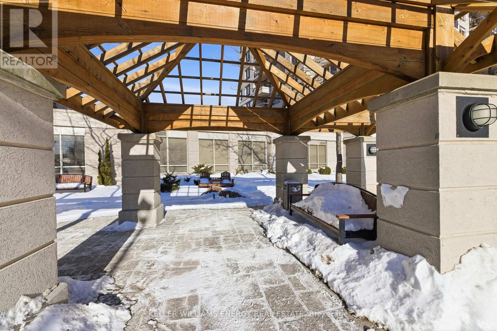 103 - 1000 THE ESPLANADE N