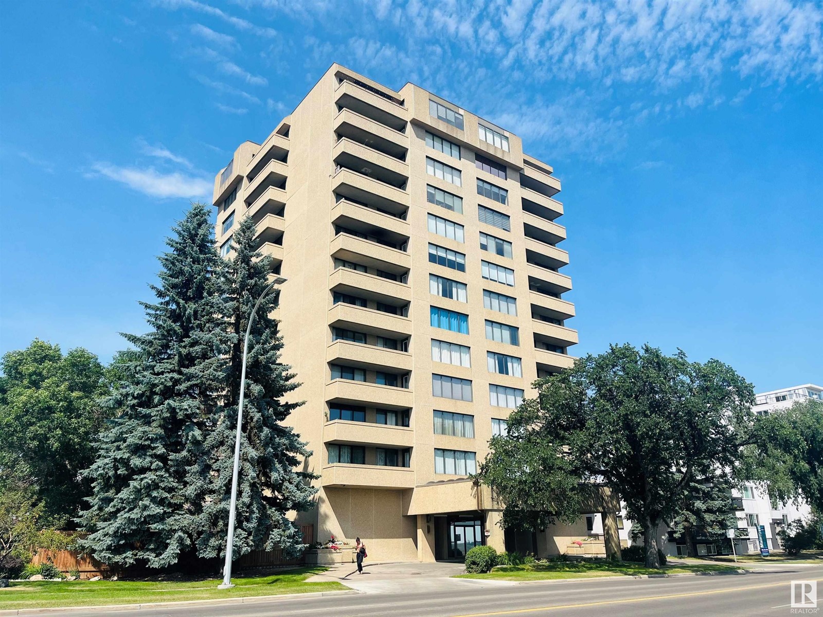 #605 8340 Jasper AV NW