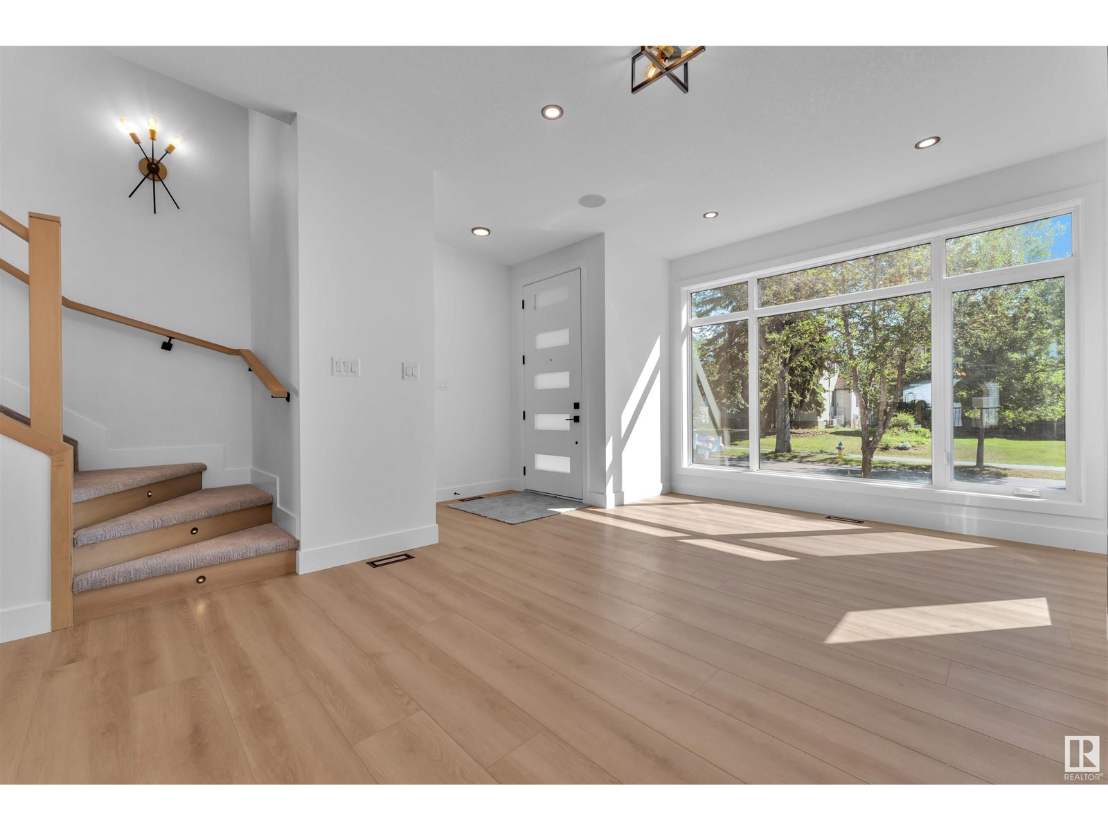 10976 138 ST NW