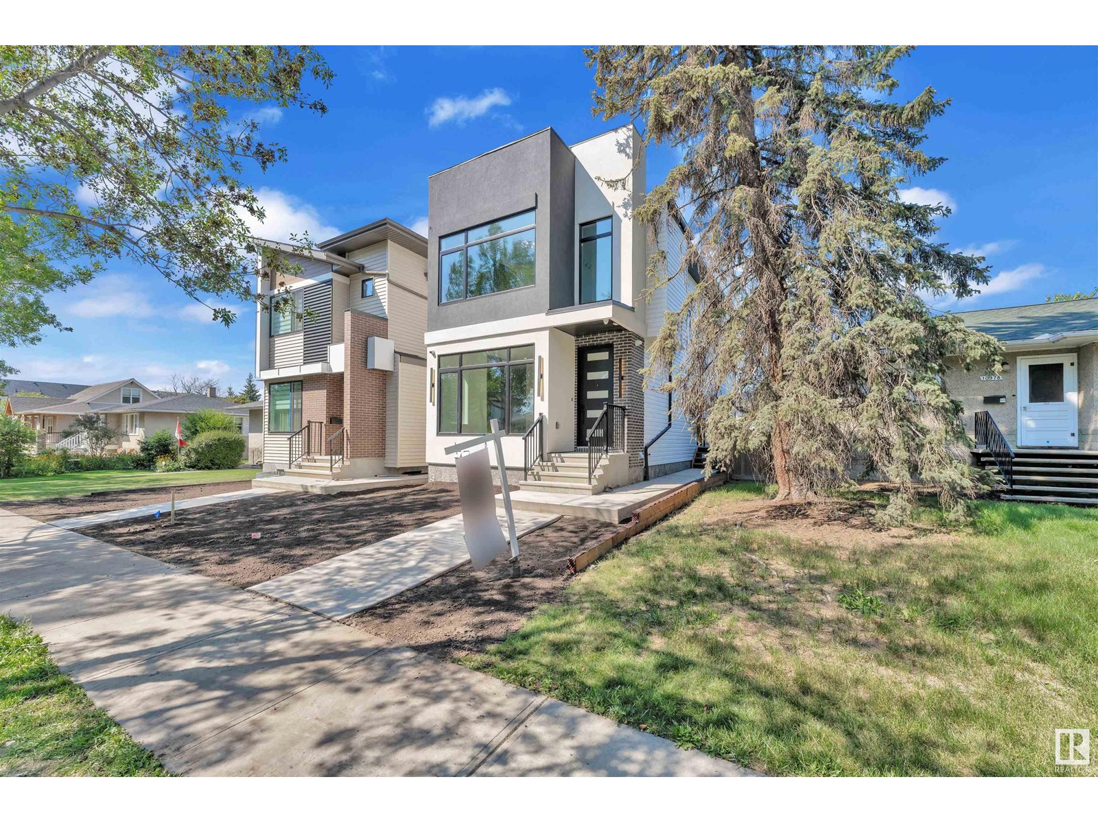 10976 138 ST NW