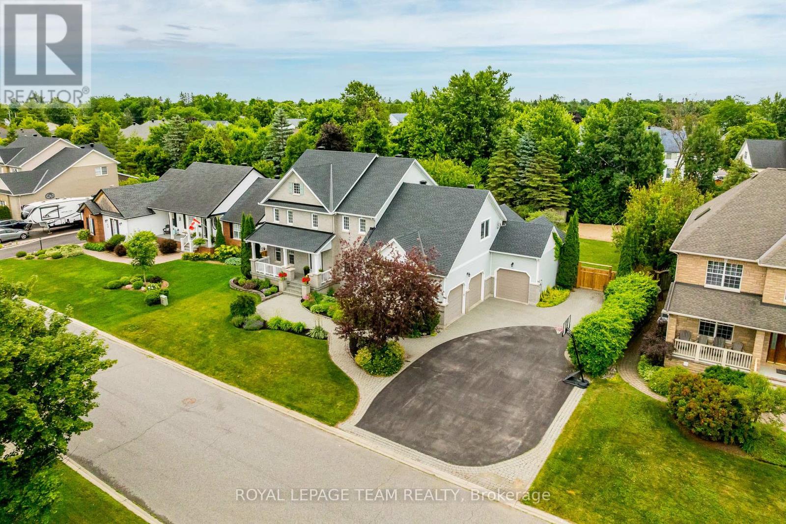 10 BEECHGROVE GARDENS