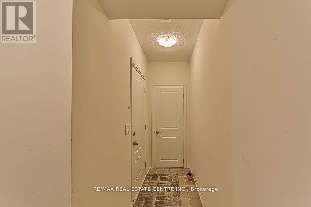 902 - 585 COLBORNE STREET E