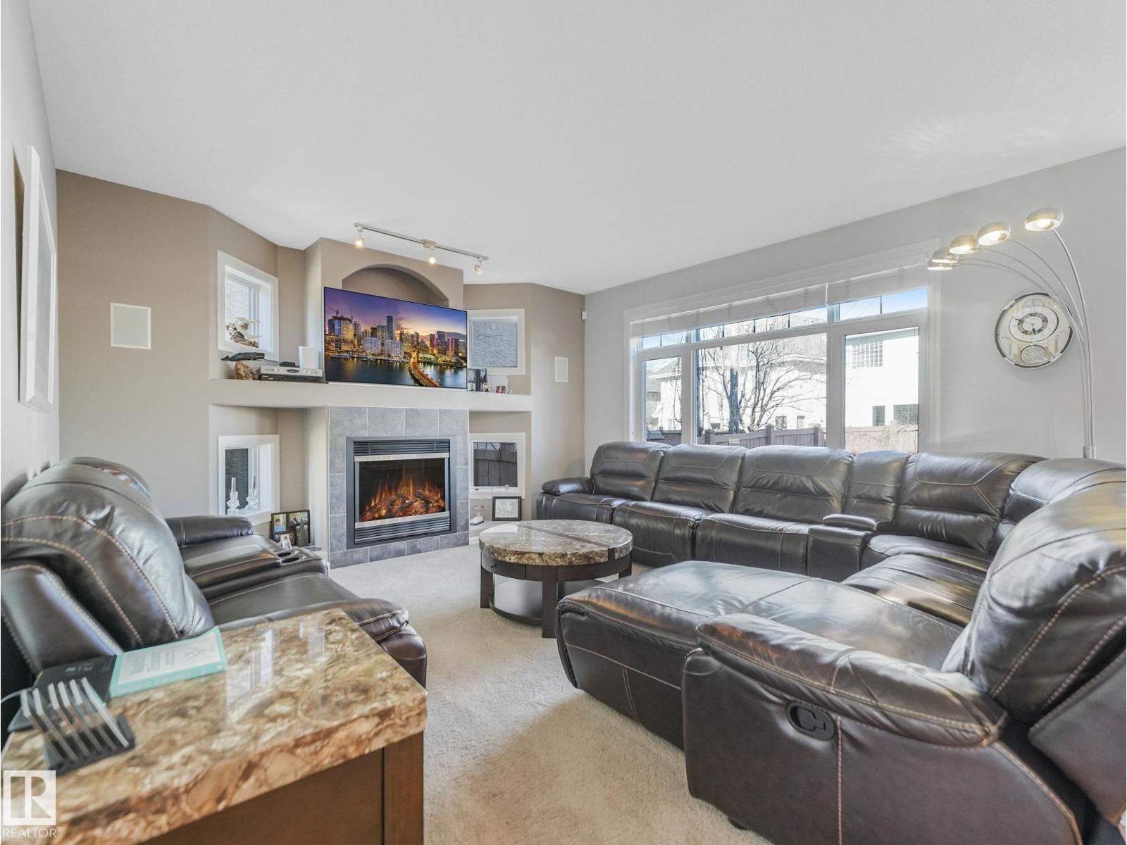 707 Hollingsworth GR NW