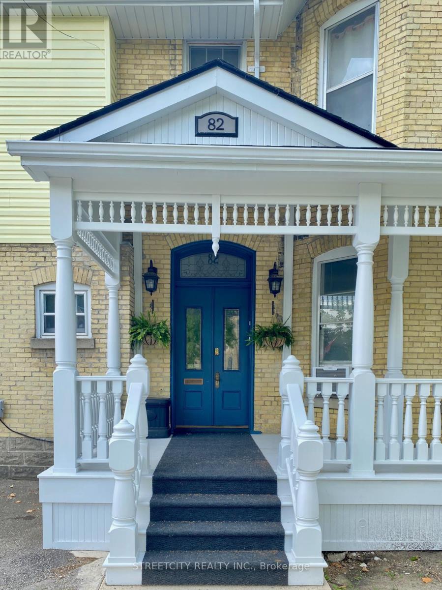 82 WELLINGTON STREET