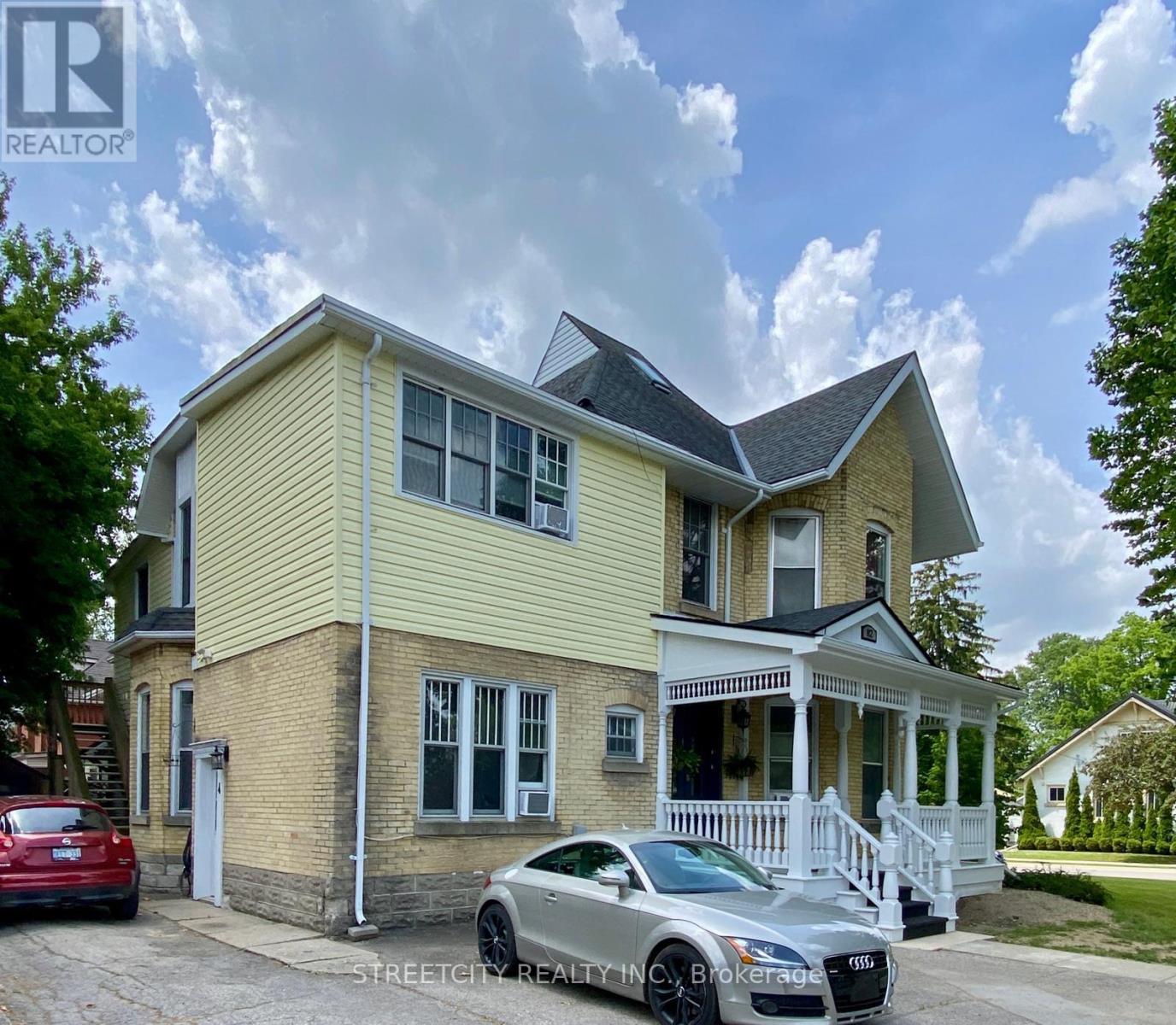 82 WELLINGTON STREET