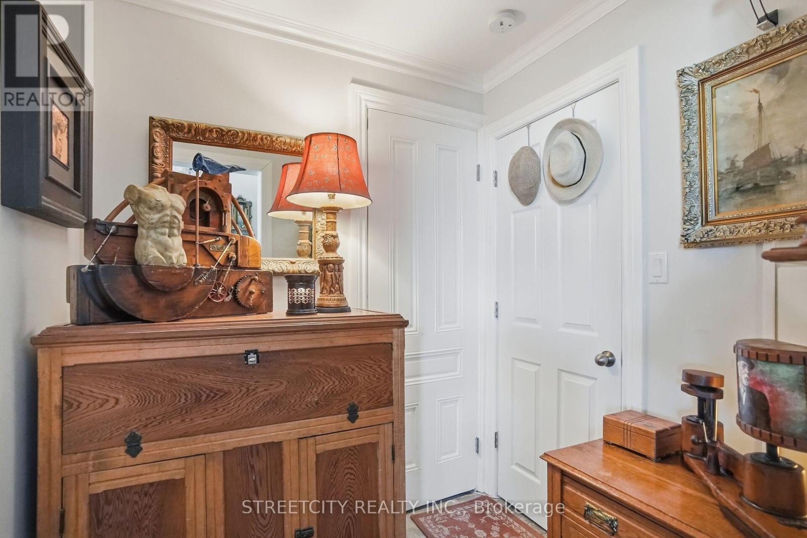 82 WELLINGTON STREET