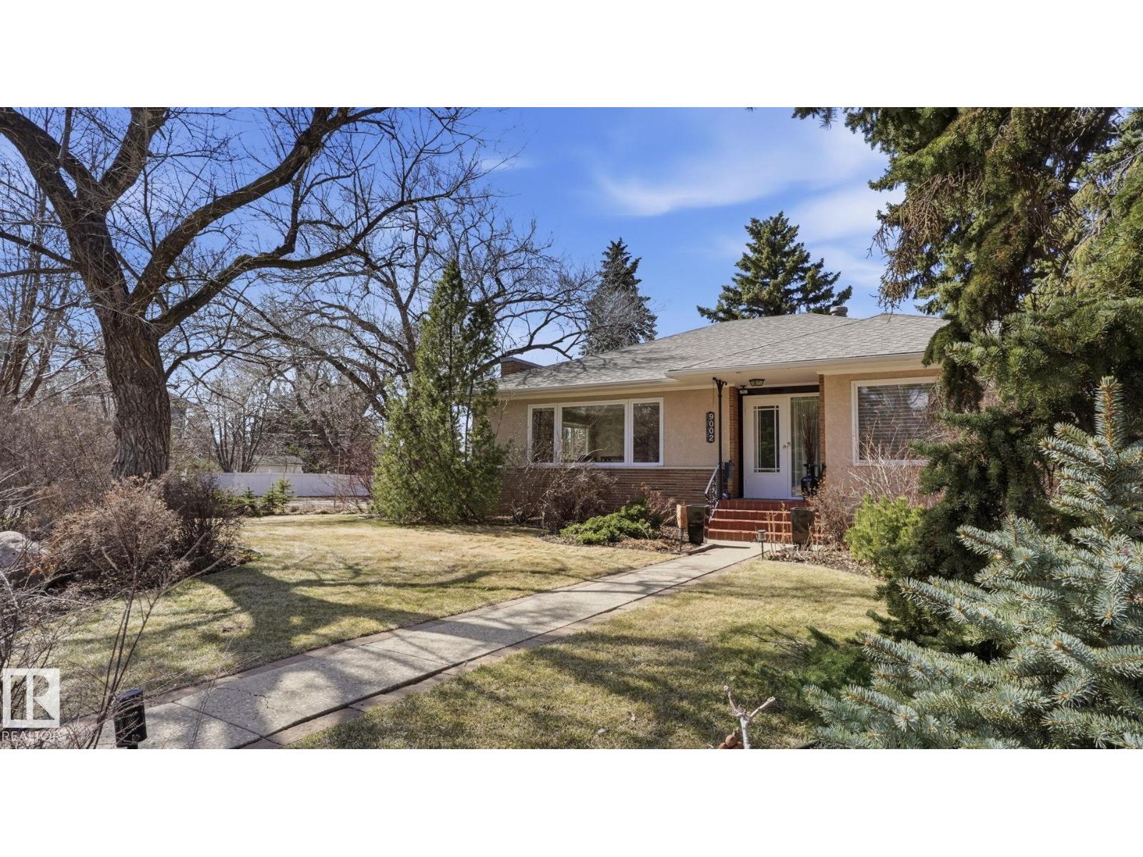 9002 120 ST NW NW