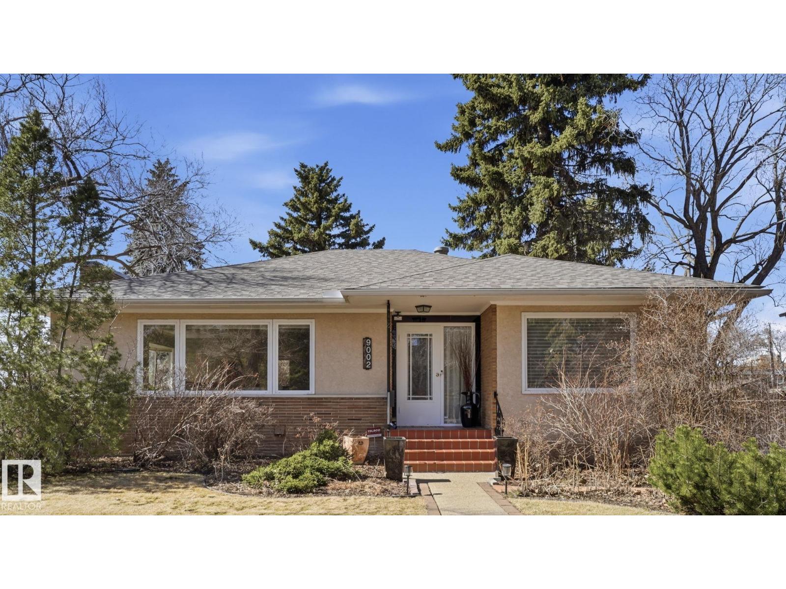 9002 120 ST NW NW