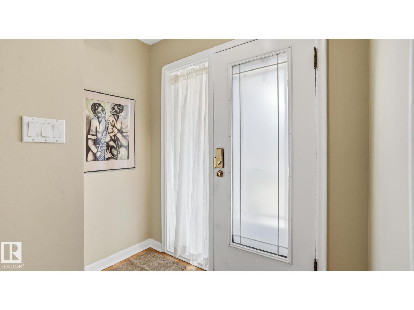 9002 120 ST NW NW