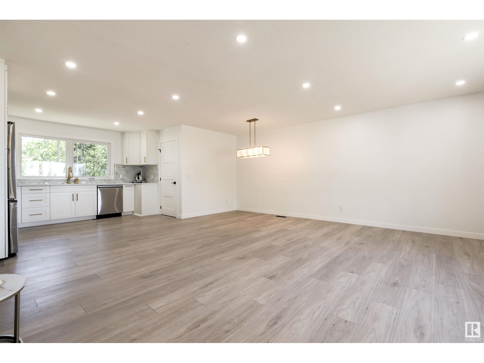 19 GRENFELL AV