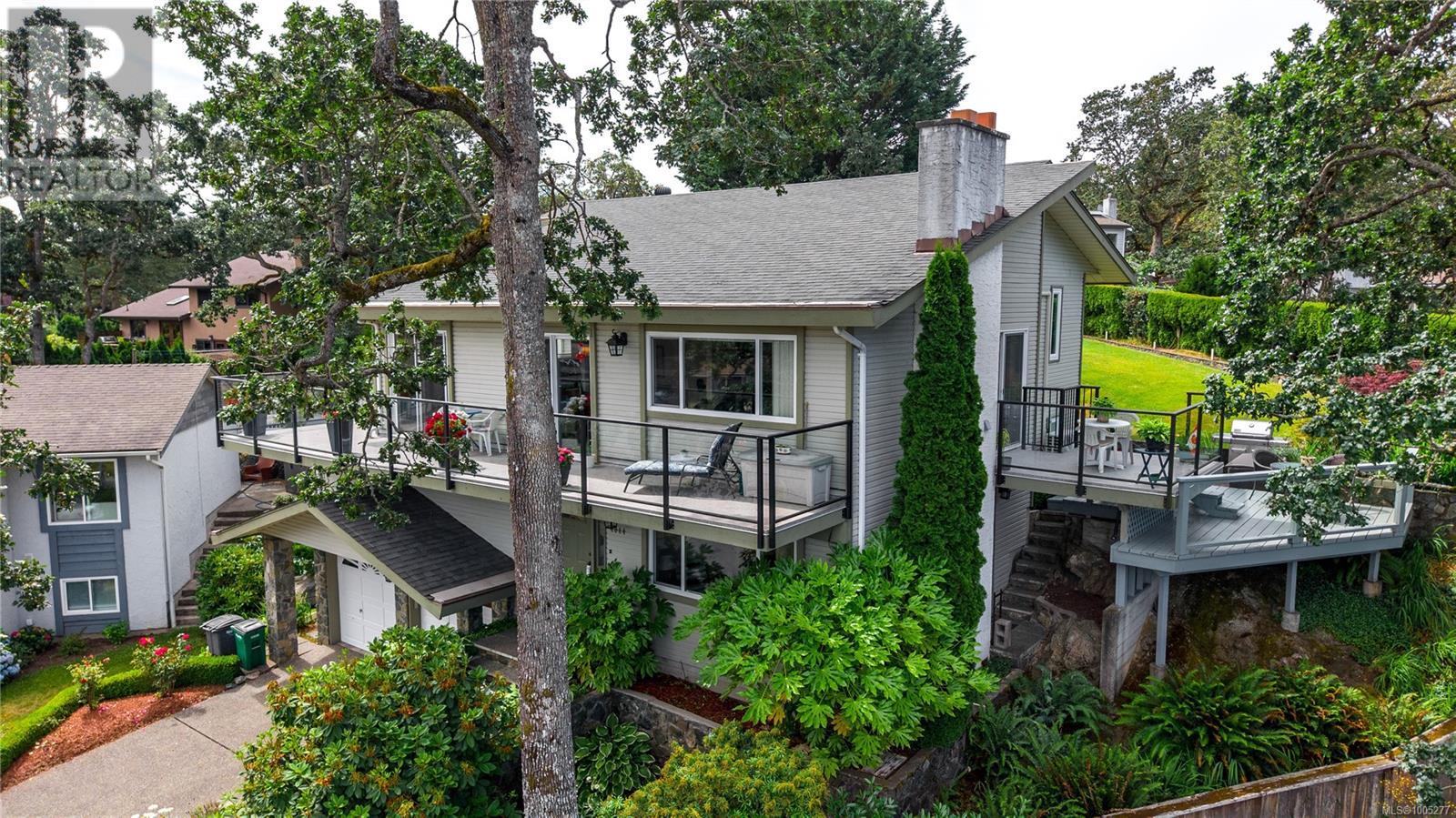4044 Century Rd