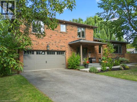 231 SOUTHWOOD Court Oakville ON L6L5L9