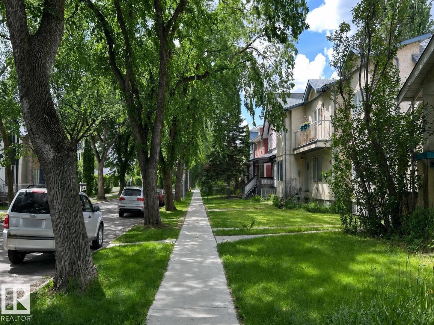 10936 81 AV NW