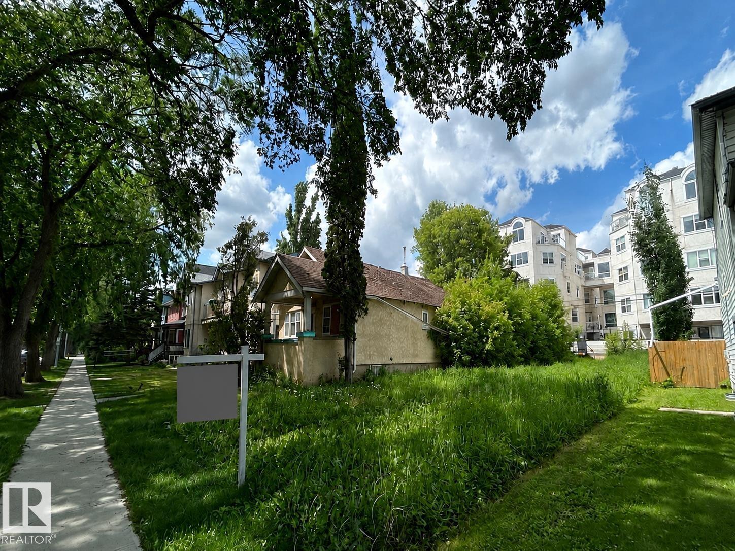 10936 81 AV NW